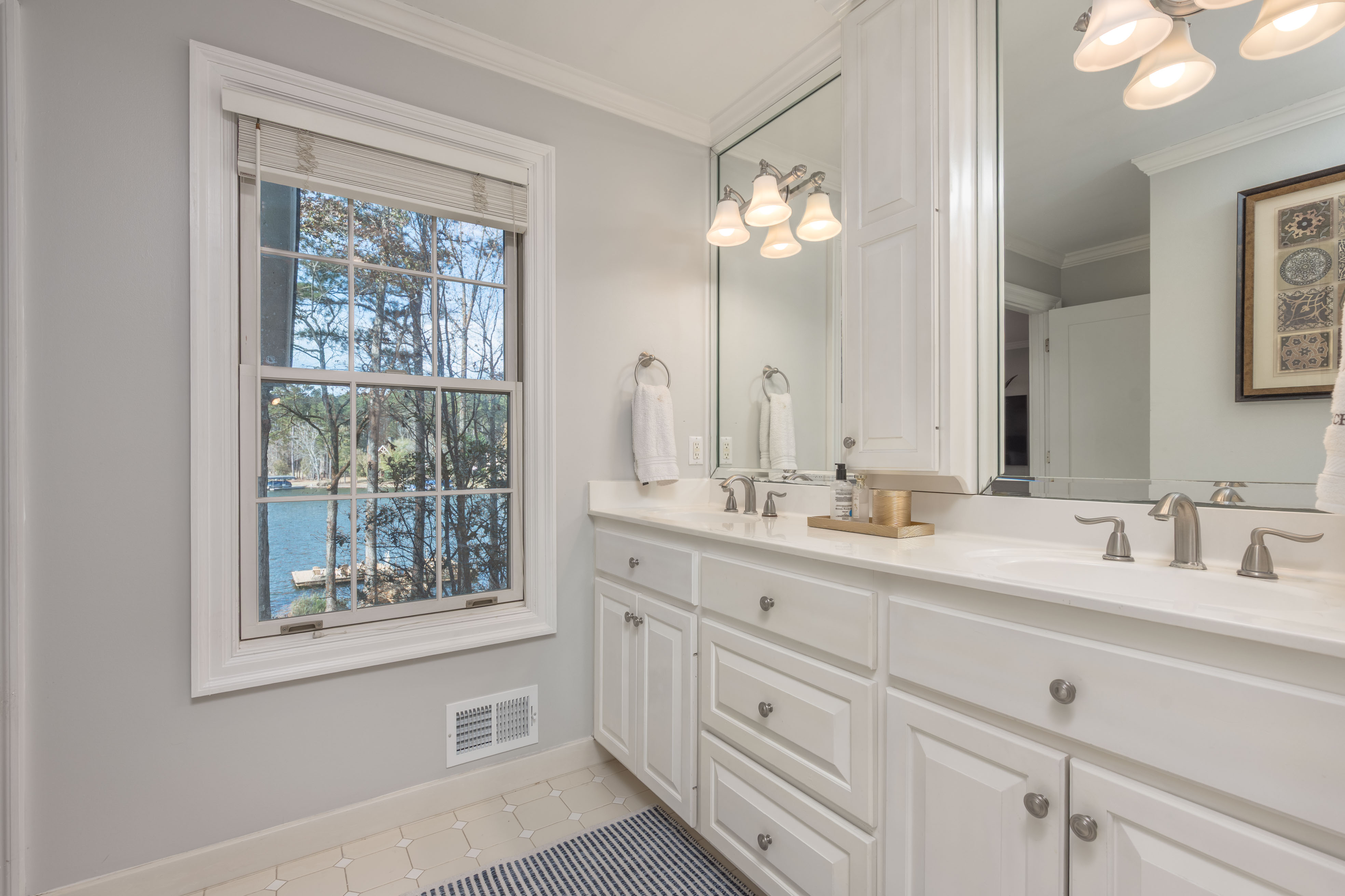 1571 Snug Harbor Drive image 18